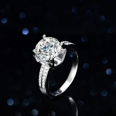 Moissanite Ring