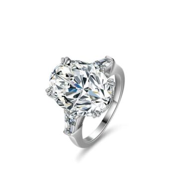 Moissanite Ring